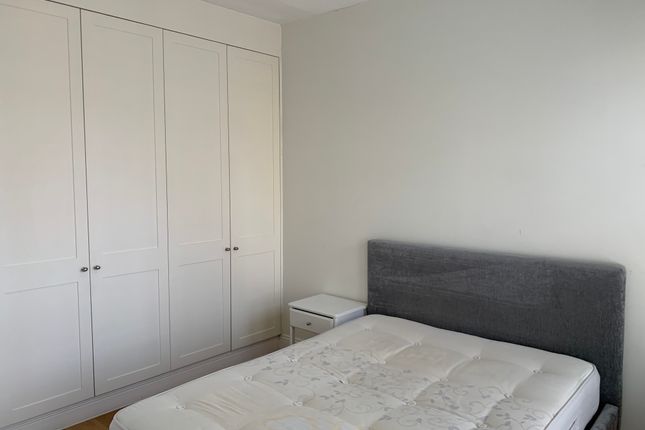 Flat to rent in New Kings Road, Fulham, London