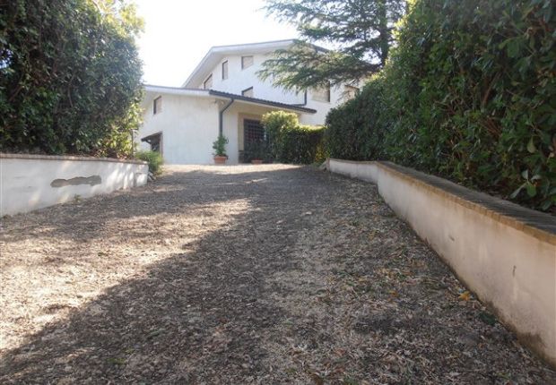 Villa for sale in Chieti, Torino di Sangro, Abruzzo, CH66020