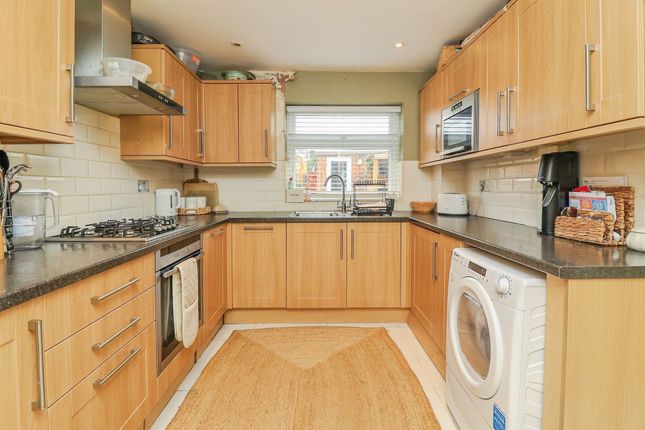 10, Cetus Crescent, Leighton Buzzard photo 4