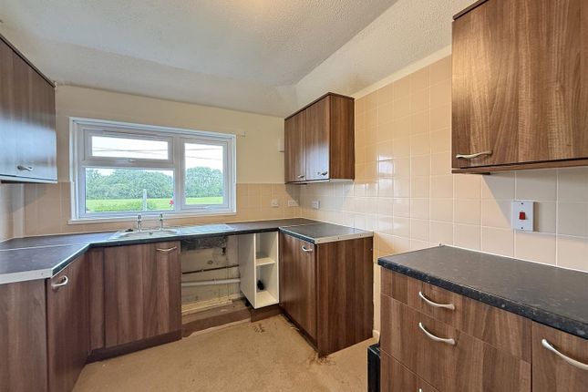 97, Aylesbury Crescent, Plymouth photo 3