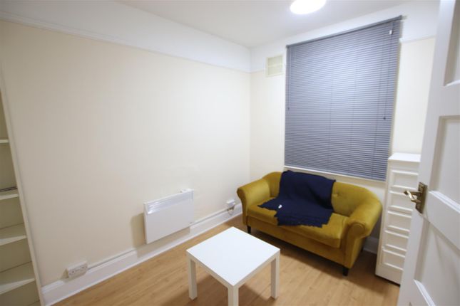 Thumbnail Property to rent in Warlters Road, London