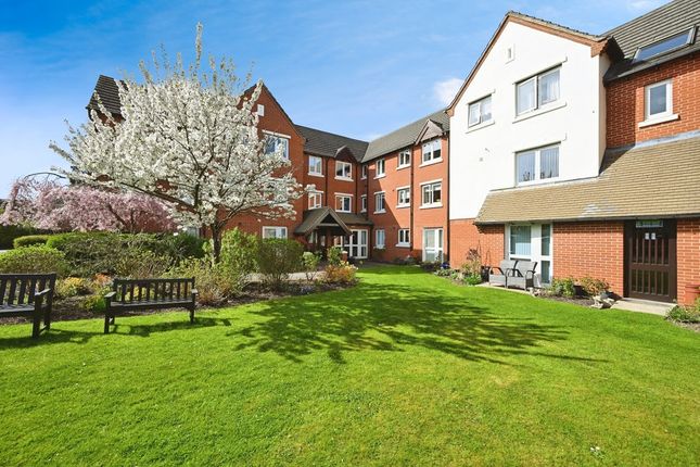 42, Ross Court, Rugby photo 2