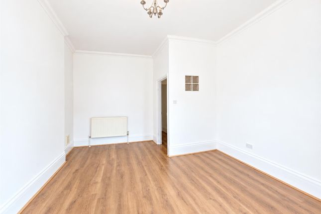 51, Osborne Road, Palmers Green photo 4