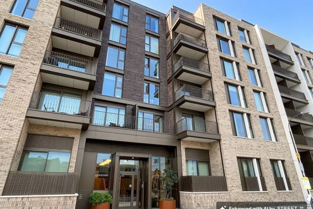 93 Hampton House, London photo 2