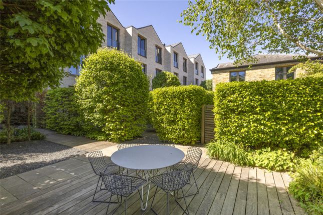 1 Paradise Gardens, 2, Ravenscourt Road, London photo 4