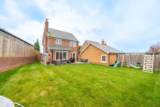 7a Brocks Mead, The Endway, Dunmow photo 4