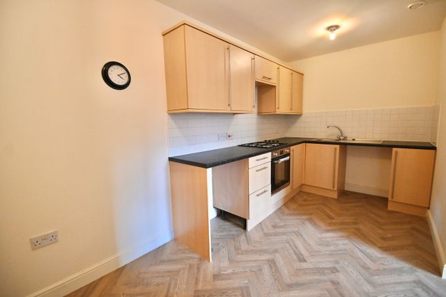 Flat to rent in Swan Court, Askern, Doncaster