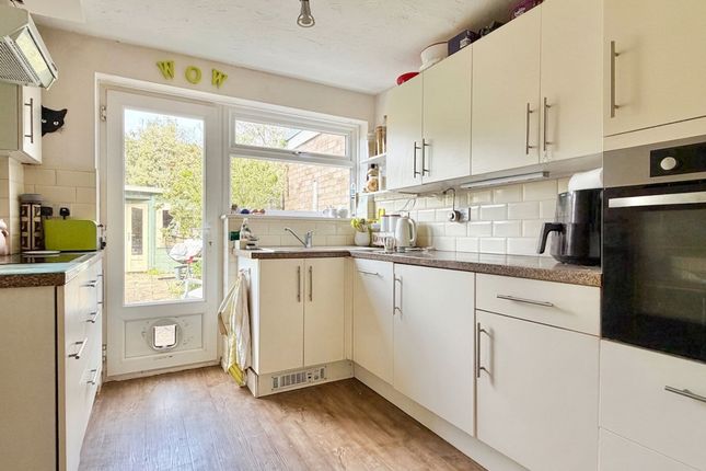 2 Bower Close, Southampton photo 2