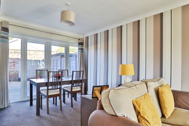 Barton Court, Leeds photo 4