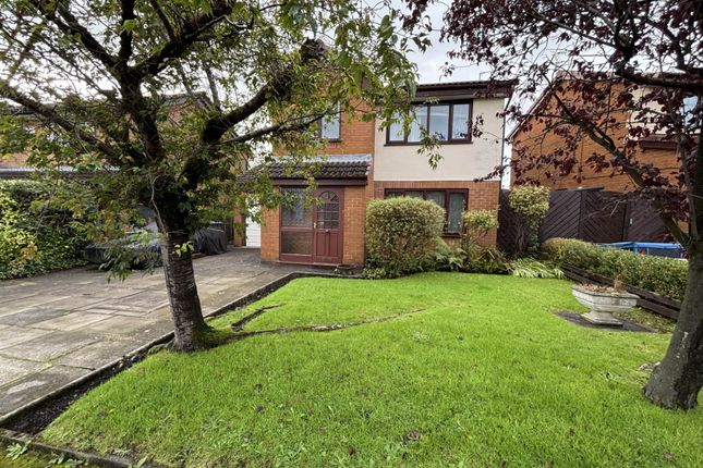 17, Birchwood, Oldham photo 2