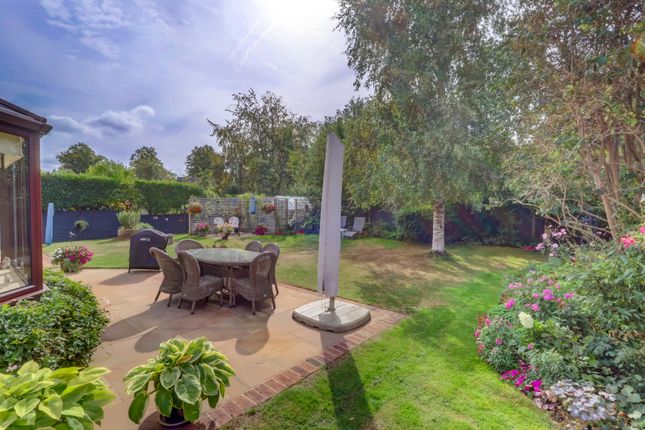 29, Willow Way, Princes Risborough photo 2