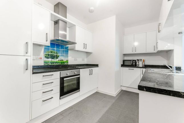 Thumbnail Flat to rent in Meopham Road, Mitcham