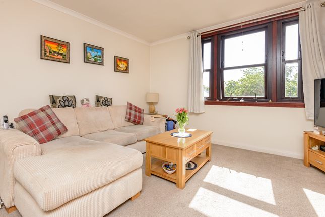72, Dobbie's Road, Bonnyrigg photo 3