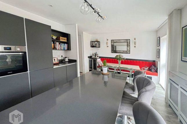 6 Loke Lane, Bolton photo 4