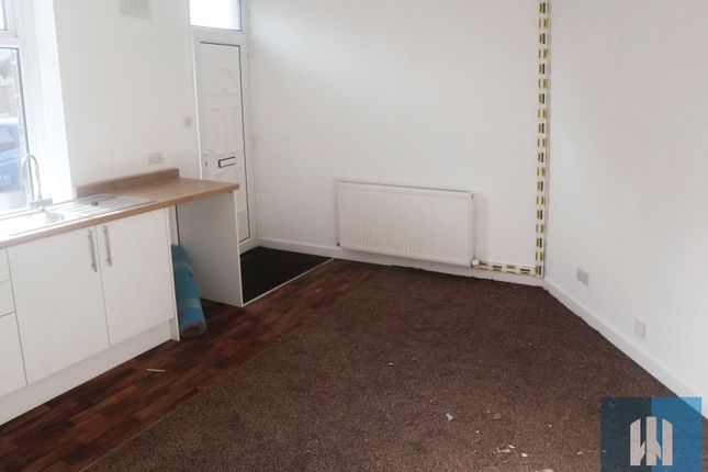 1171, Leeds Road, Huddersfield photo 4