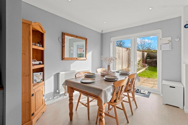 15 Kings Avenue, Newhaven photo 4