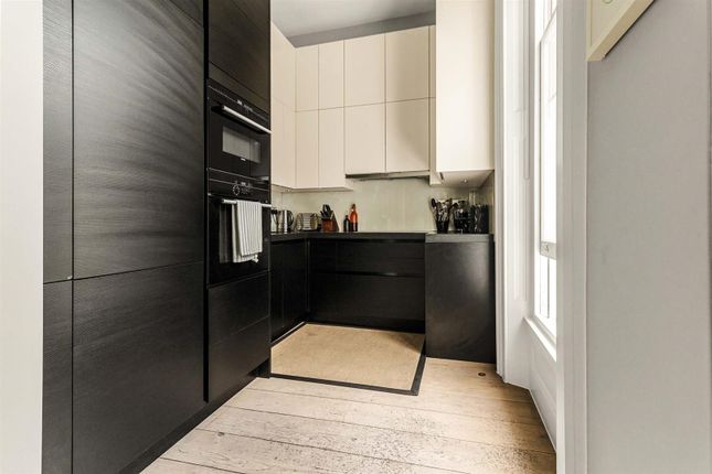 Flat B, 6, Linden Gardens, London photo 5