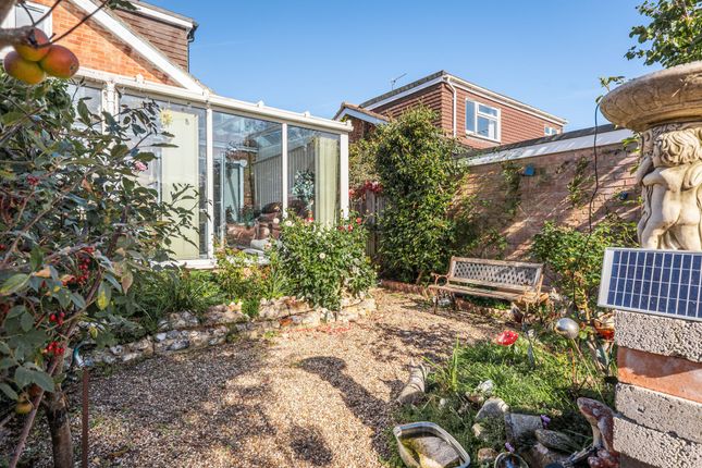16 Oakland Drive, Dereham photo 4