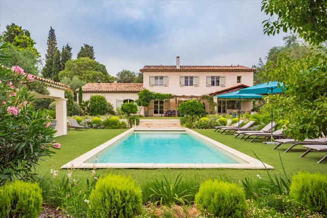 Villa for sale in Opio, Alpes-Maritimes, Provence-Alpes-Côte d`Azur, France