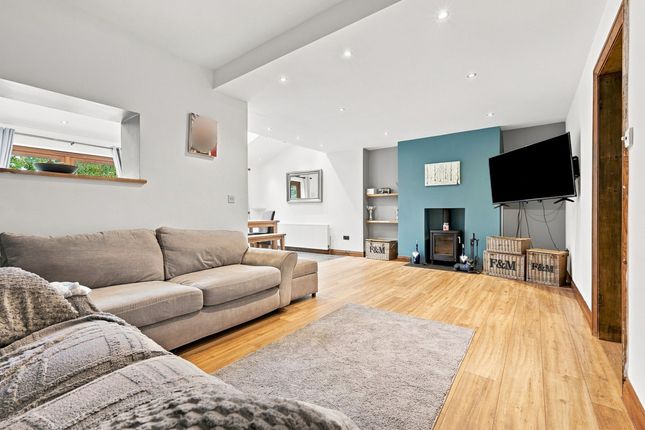 42, Mannering Gardens, Westcliff-on-sea photo 3