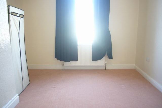 6, Loris Street, Bradford photo 4