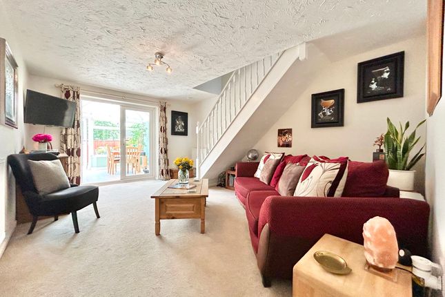 8 Membury Close, Exeter photo 3