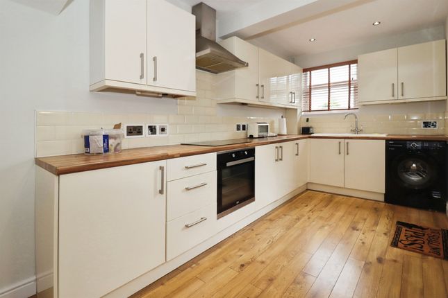 2, Watermore Close, Bristol photo 3