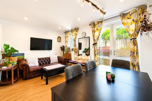 24 Park Terrace,, Tudway Road, London photo 2