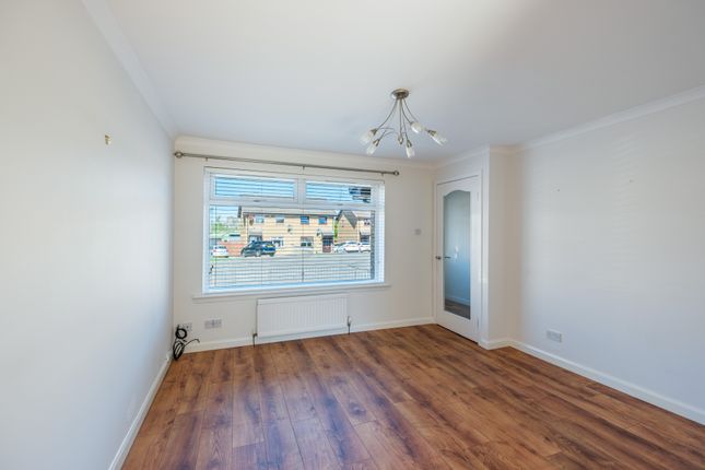 2 Bluebell Gardens, Motherwell photo 4