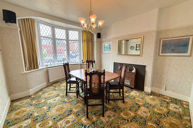 57 Avonlea Road, Sale photo 2