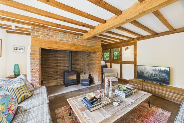 Cam01791G0-Pr0189-Still009