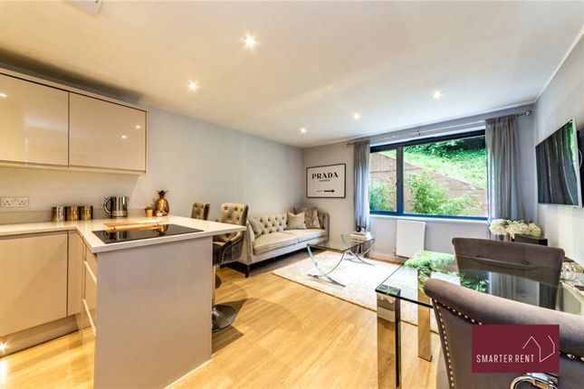 4 Lincoln House, Brookfield Road, Wooburn Green photo 4
