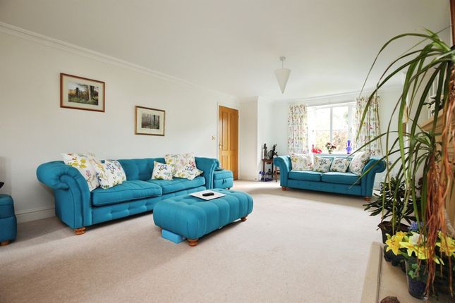 3, Pinetum Close, Devizes photo 4