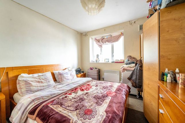 Barking Road, East Ham photo 4