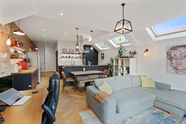 Thumbnail Flat to rent in St. Asaph Road, London