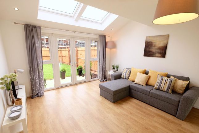 5, Rose Street, Oldham photo 2