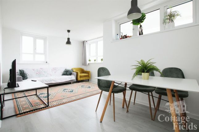 1-bed flat on 91 Ashcombe House Exeter Road, Enfield, £145,000