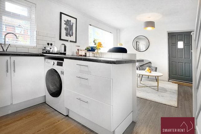 13, The Orchard, Lightwater photo 3