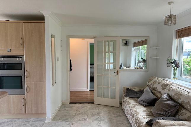 7 Penmeneth, Helston photo 4