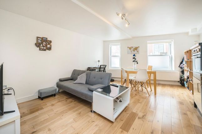 Flat 1, 397, Acton Lane, London photo 3