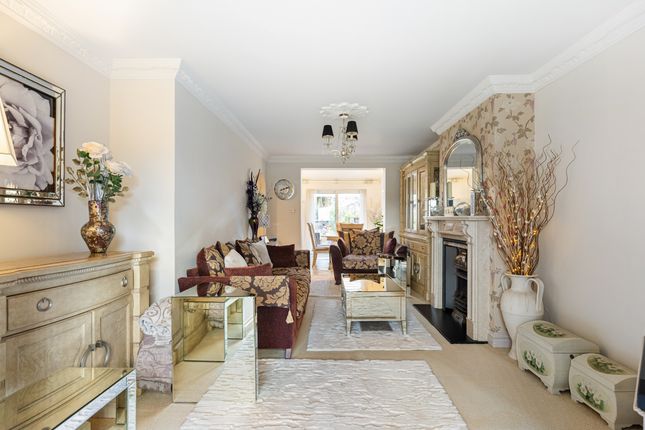 32 Church Hill, Abbots Langley photo 3