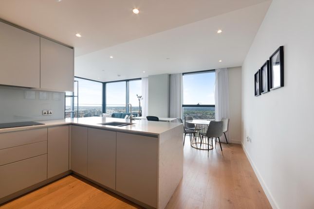 Thumbnail Flat to rent in Hampton Tower, South Quay Plaza, Canary Wharf