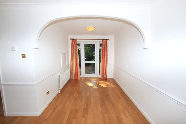 34, Oakdene Close, Pinner photo 4