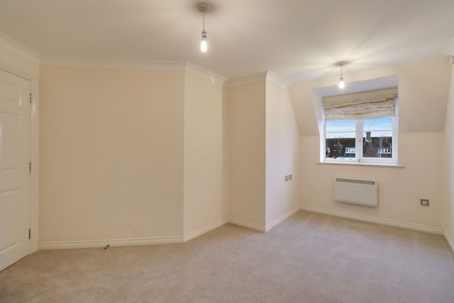 Flat 48, Hinchley Manor Manor Road North, Esher photo 5