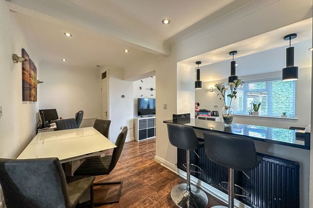 34 Fishers Lane, Wirral photo 3