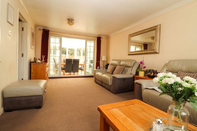 36 Fircroft Drive, Eastleigh photo 2