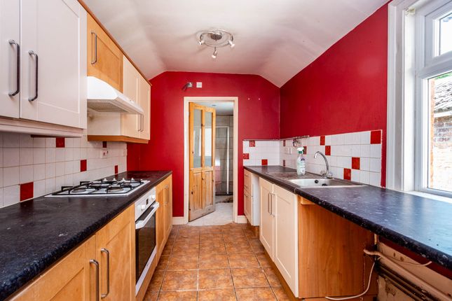 21, East Grove, Rushden photo 4