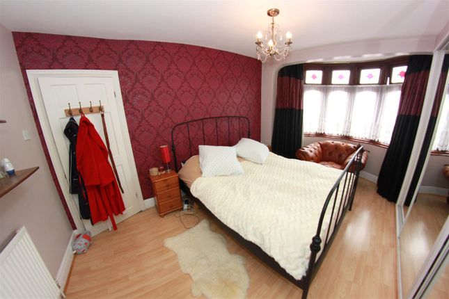 Oakley Avenue, Barking photo 2