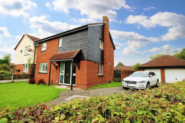 Detached house to rent in Perth Close, Fearnhead