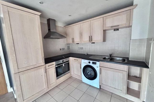 Flat 4, Denton Court, 2, Swan Road, West Drayton photo 3